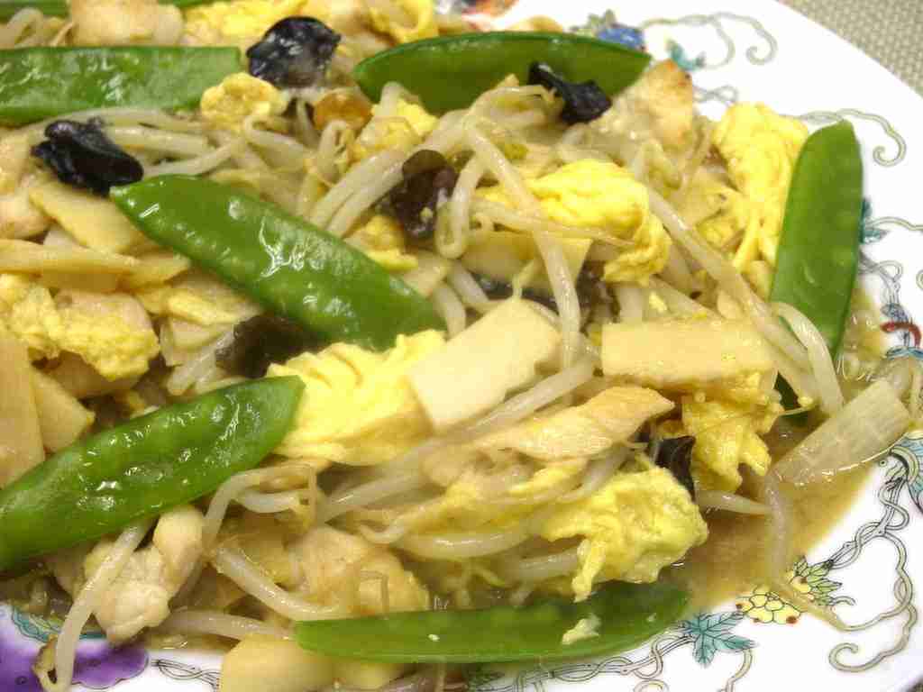 卵と野菜の炒め物（中国風）の写真