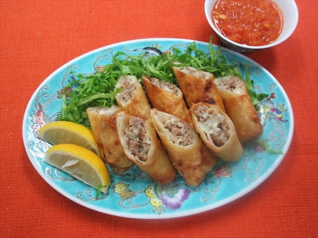 挽肉とチーズの春巻き