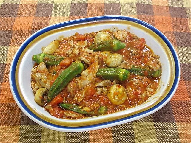 オクラと豚肉のトマトソース煮