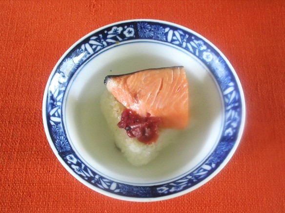 焼きおにぎりのお茶漬け